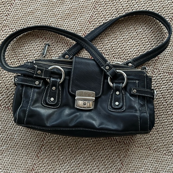 PERLINA Vintage Leather Shoulder Bag - Picture 3 of 9